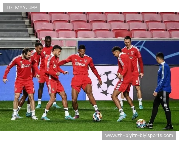 阿贾克斯青春风暴掀起欧冠赛场橙色革命的崛起与辉煌